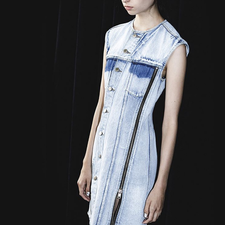 Trapeze Light Denim Dress - 10