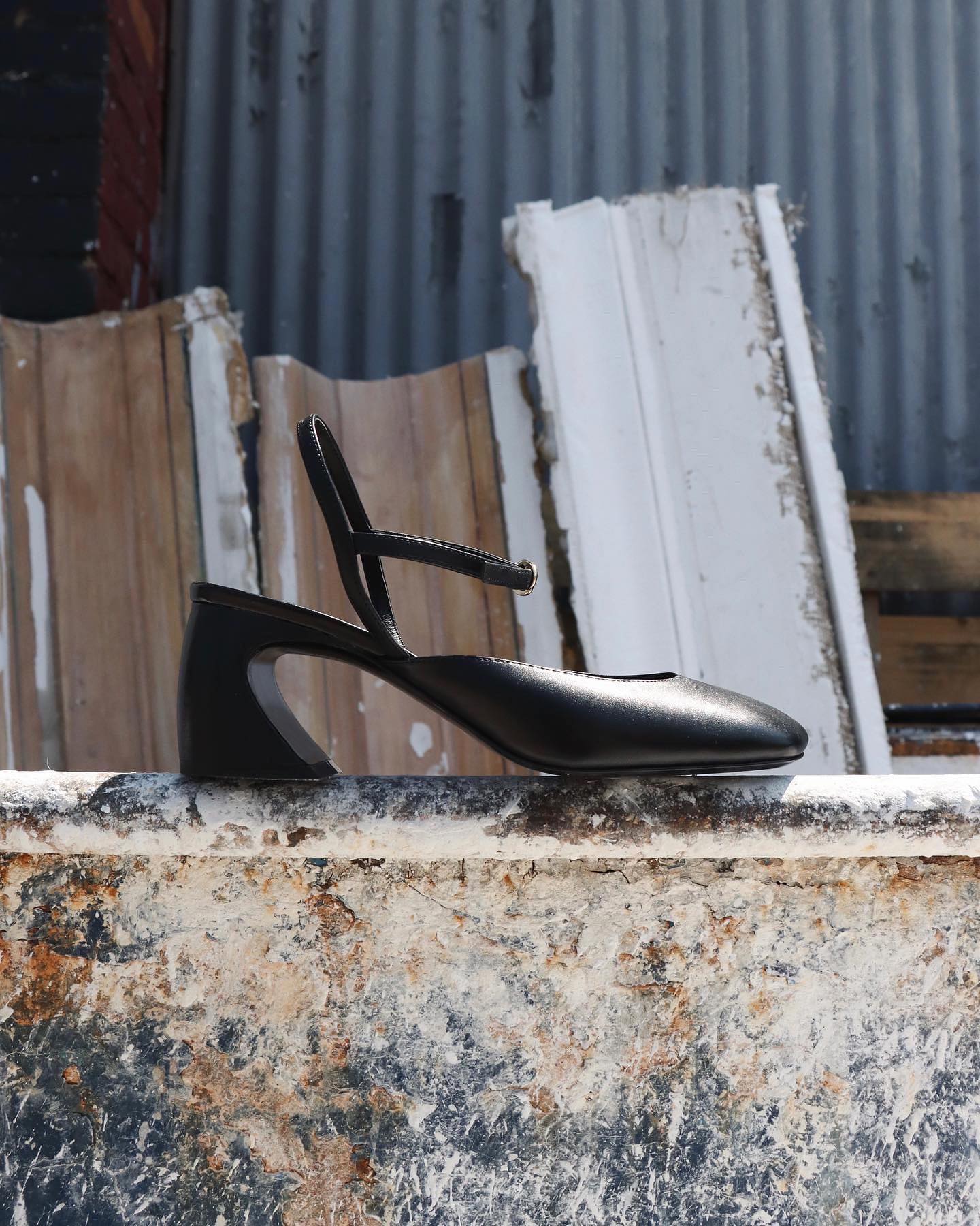 ID Mary Jane Crescent Heel - 6