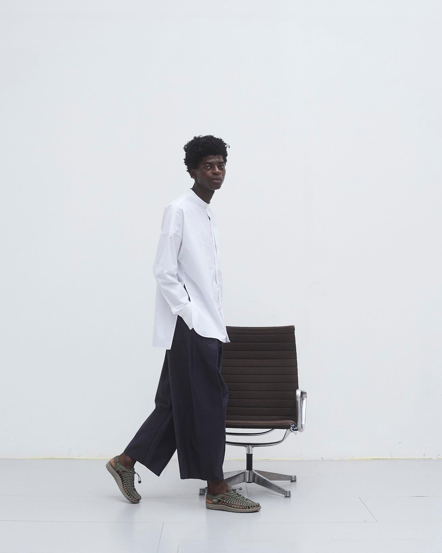 Box Pleat Trouser - Navy - 9