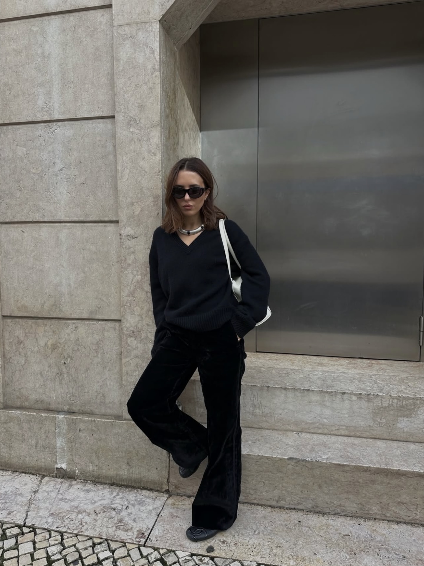 Yara V-Neck Sweater, black - 10