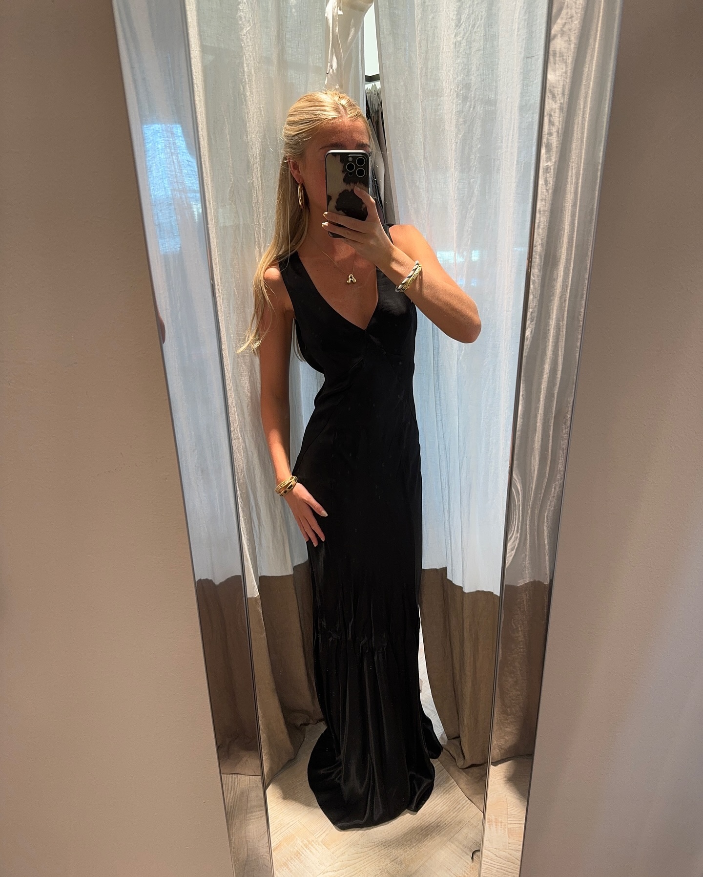 Kris maxi satin dress - Black - 10