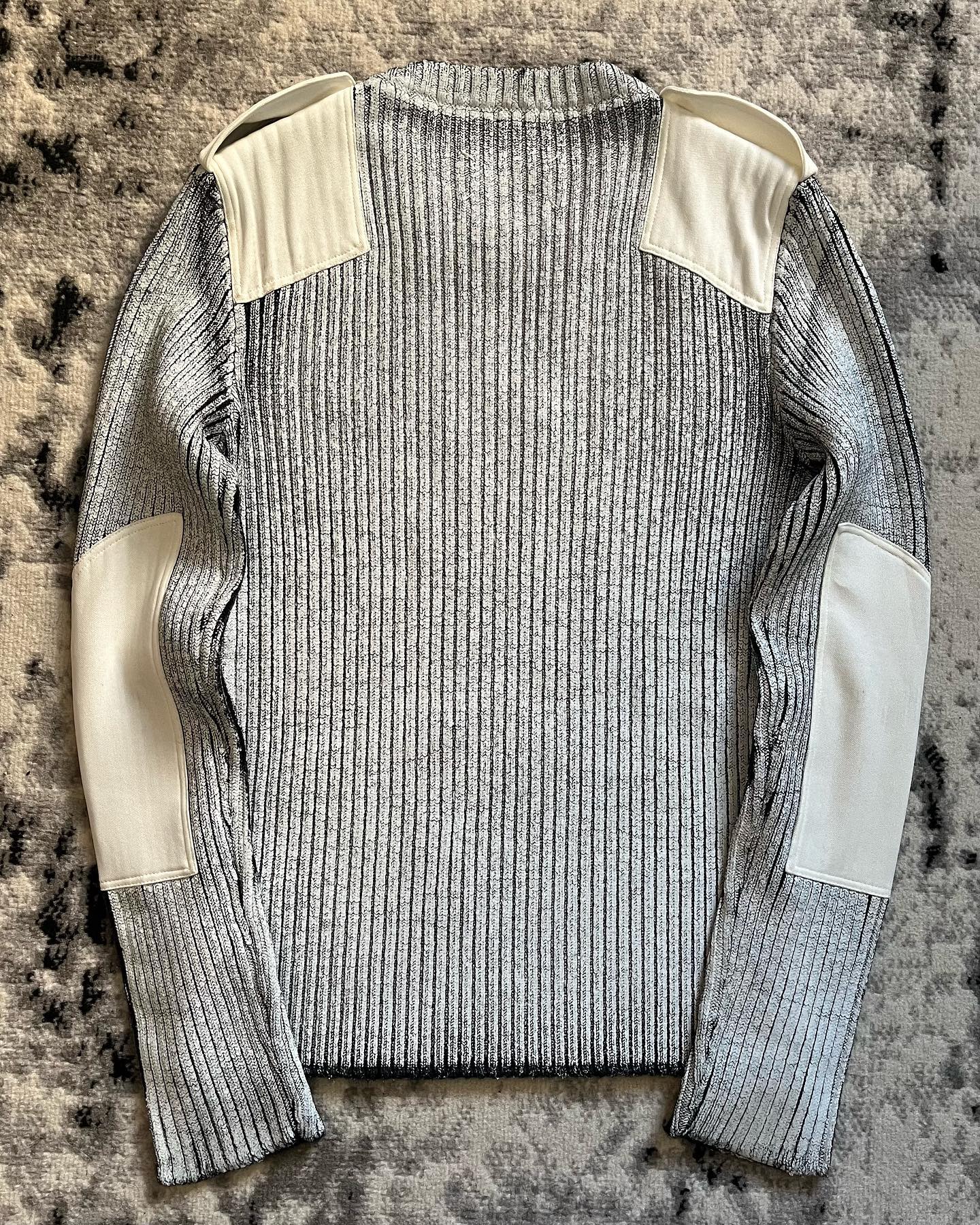2000s Armani Wool Beige Zip-Up Sweater - 9