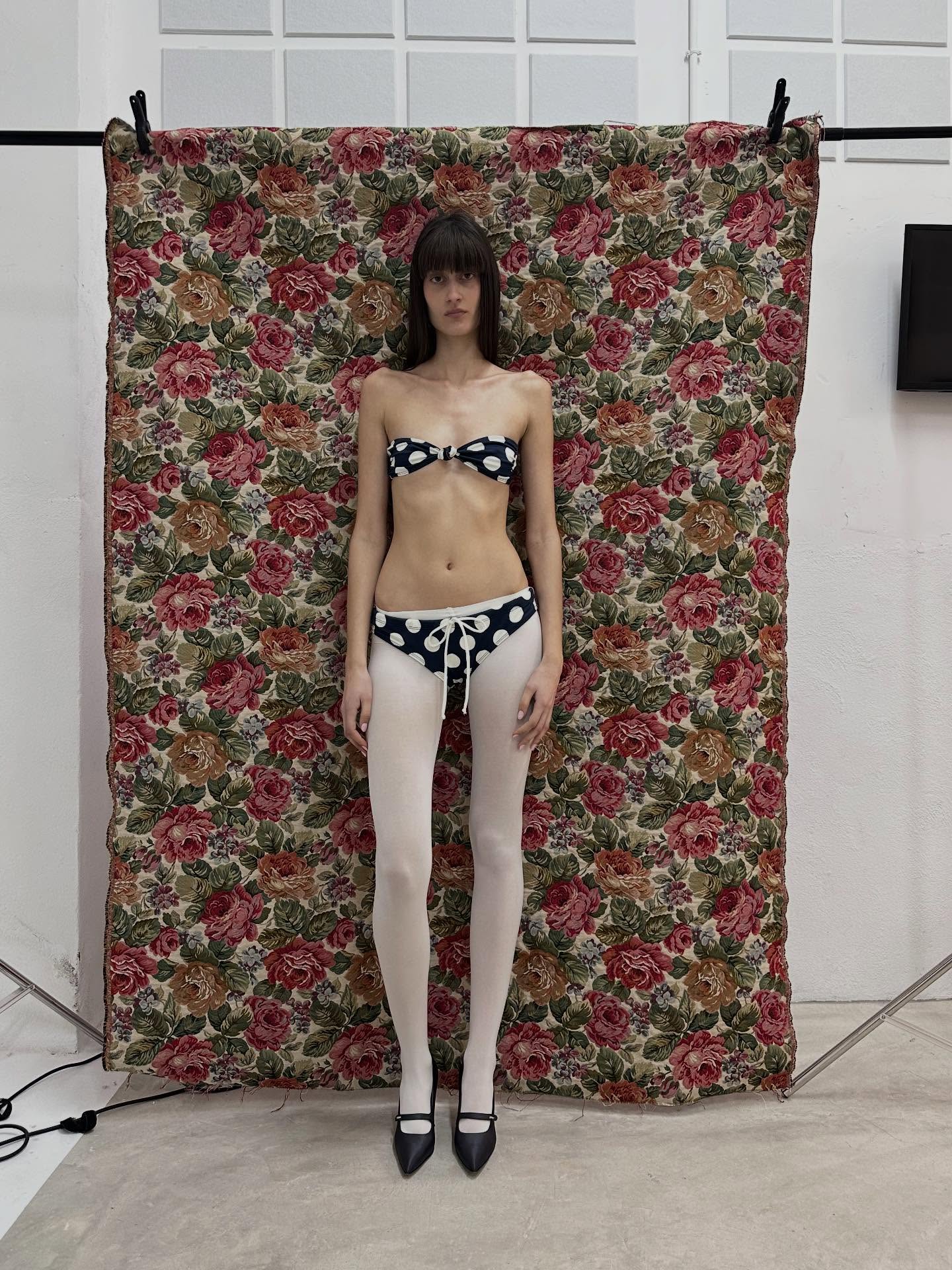 Garota Brief - 7