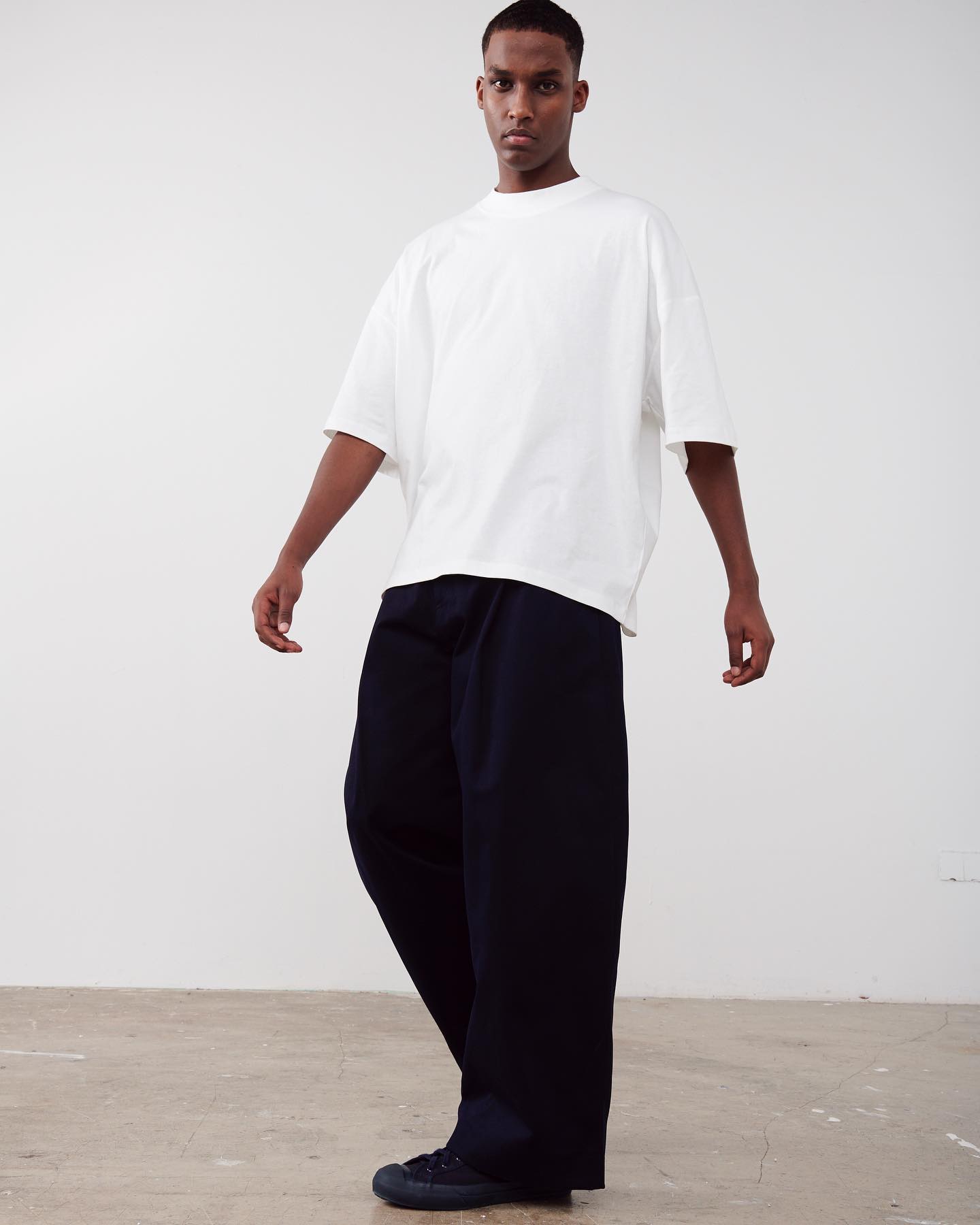Bric T-Shirt in Black - 7