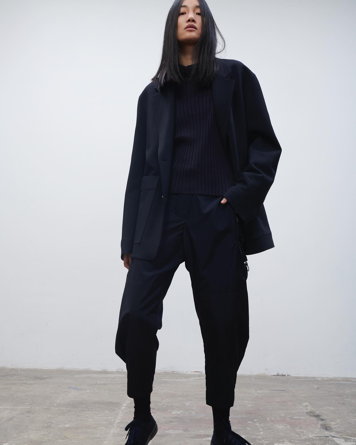 Clovis Pant in Washed Black - 11