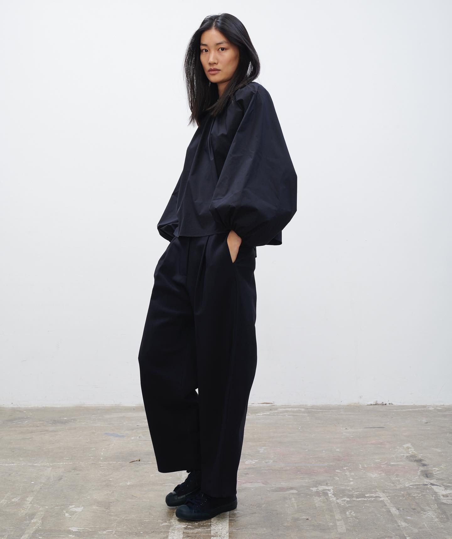 Clovis Pant in Washed Black - 7