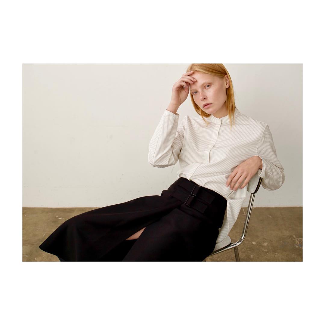 Oates Skirt in Darkest Black - 11