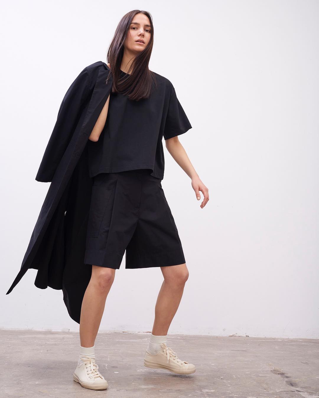 Bric T-Shirt in Black - 8