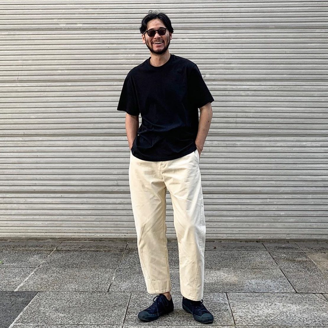 Bric T-Shirt in Black - 11