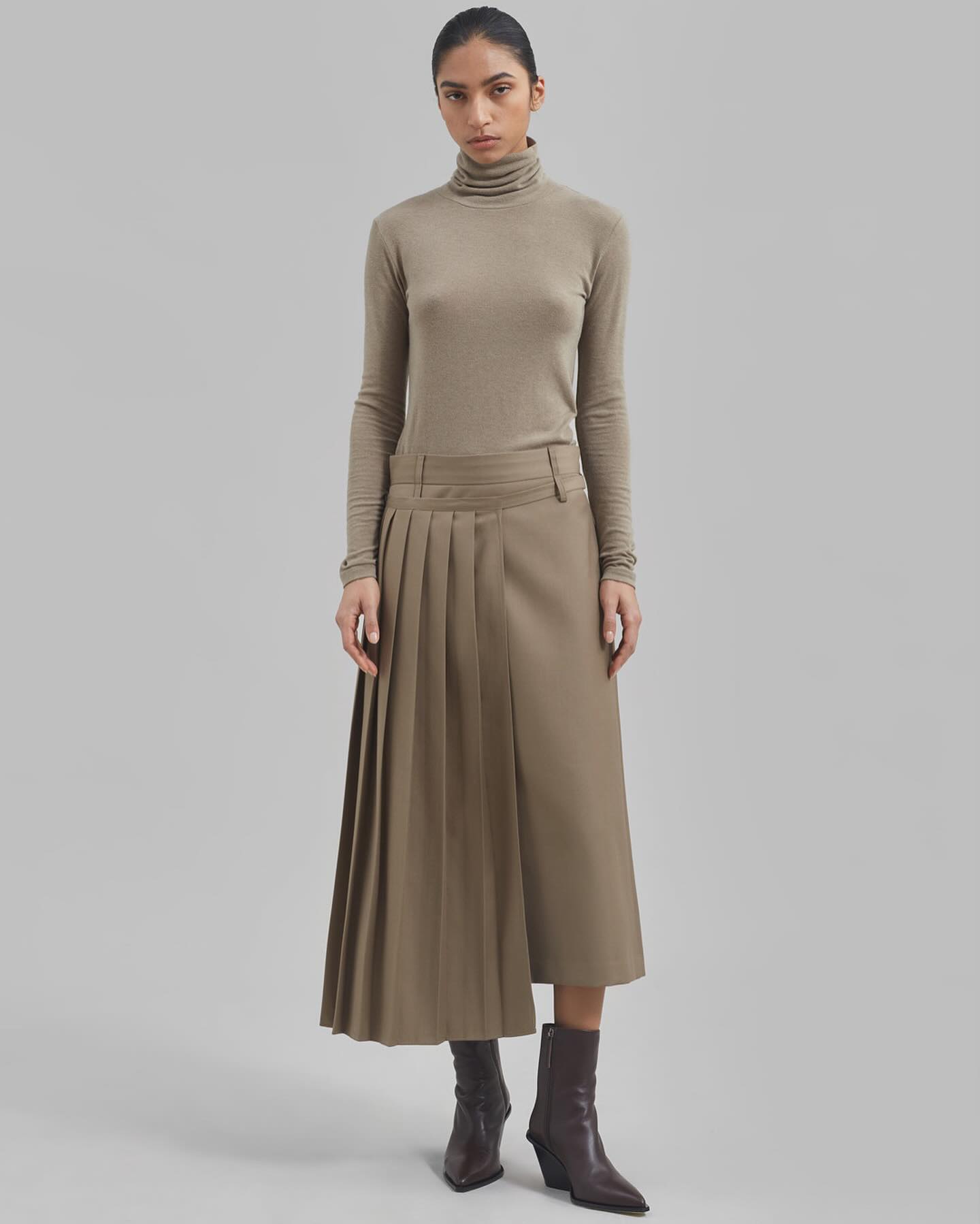 Utica Thin Turtleneck Sweater - Olive - 5
