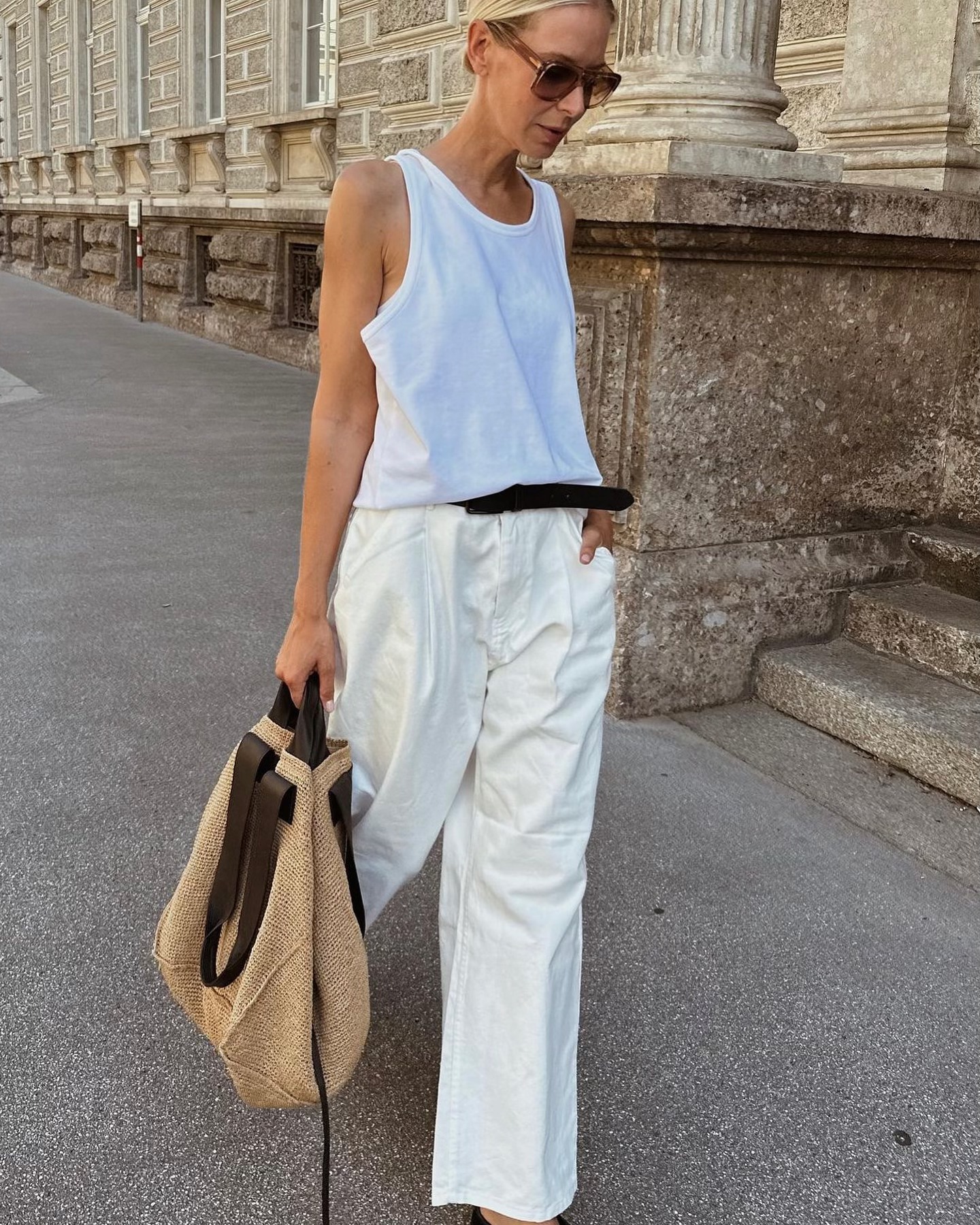 Lilou Simple Tee - Optic White - 11
