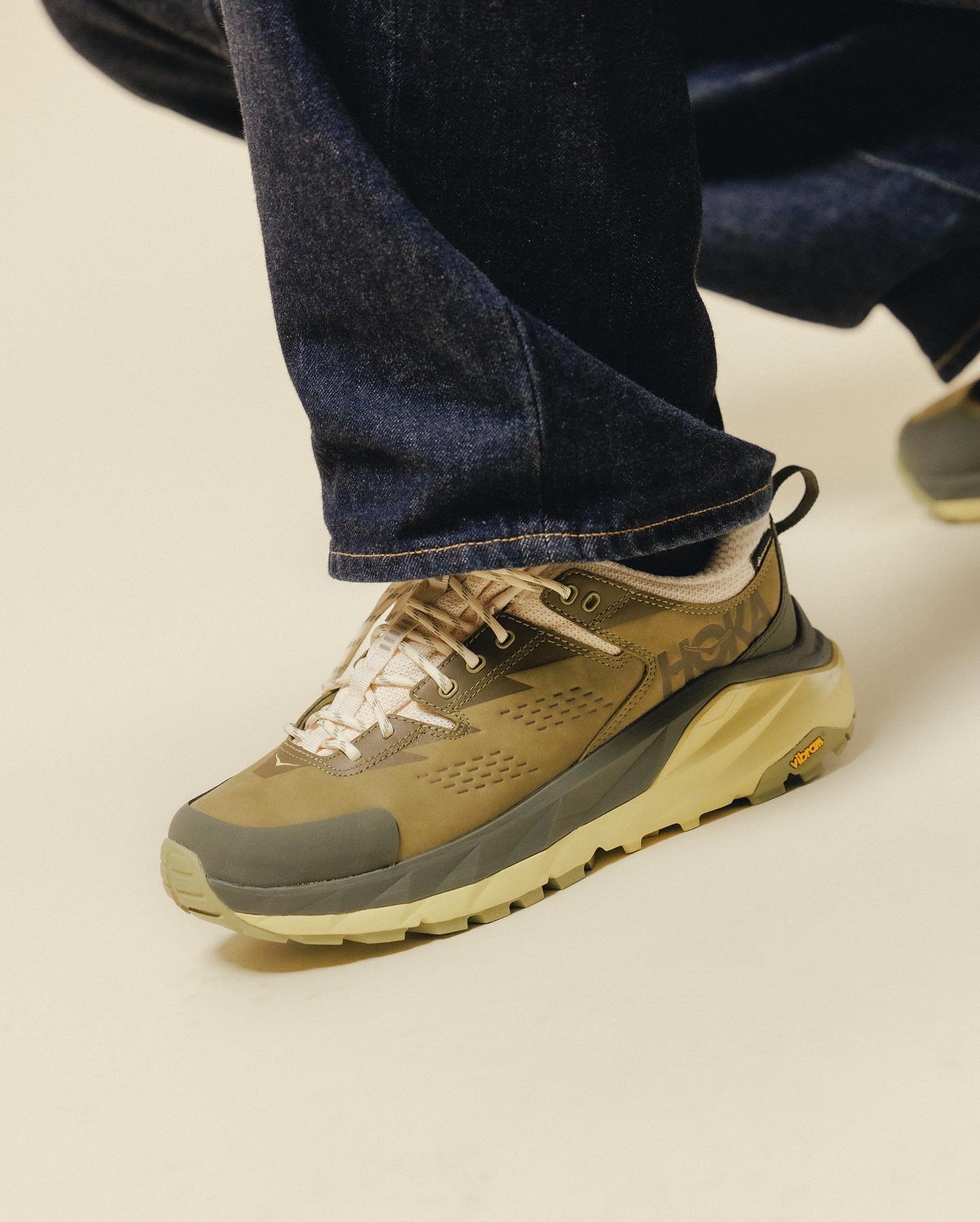 HOKA - Kaha 3 GORE-TEX Low Hiking Boots - Honeydew / Black - 7