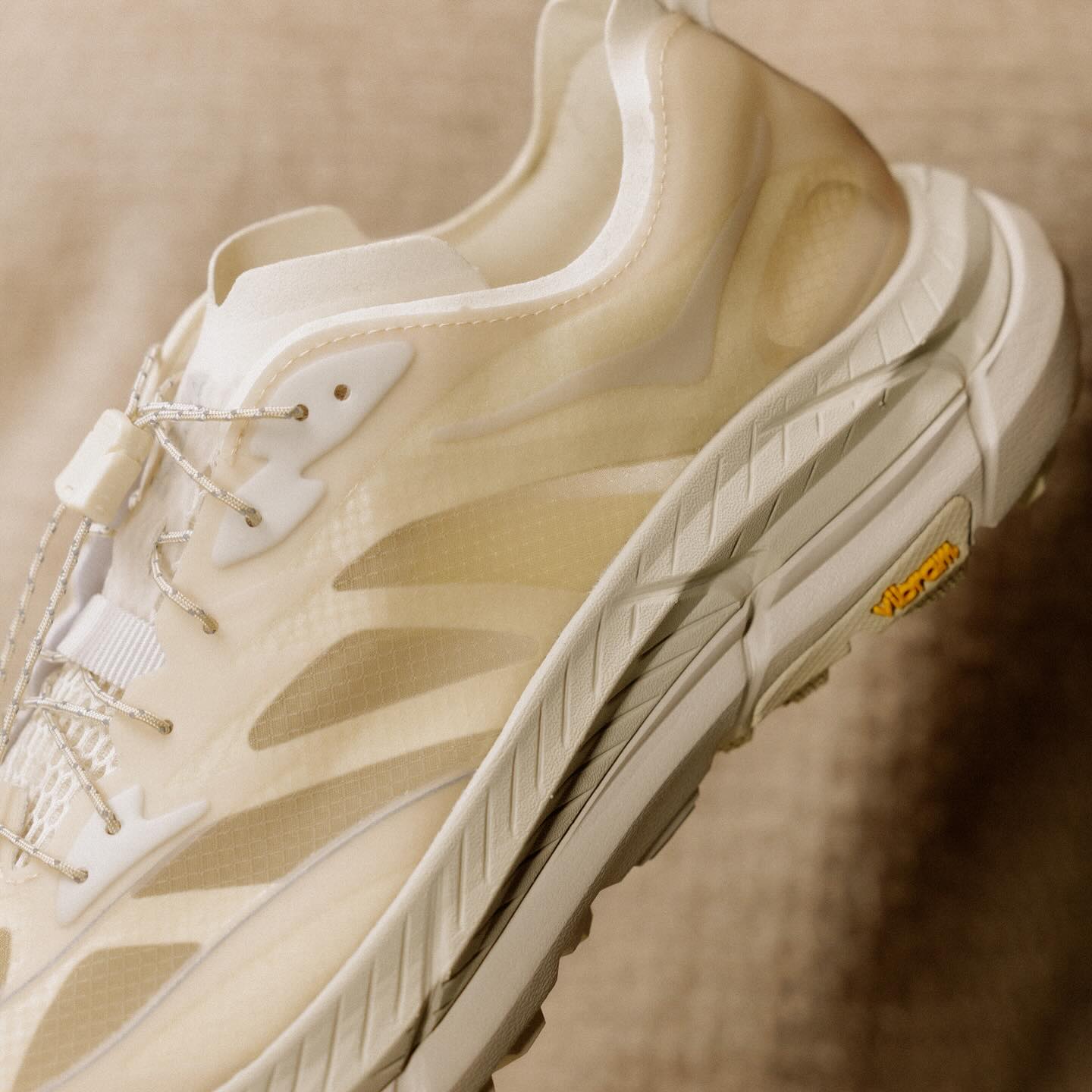 HOKA - Stealth Tech Mafate Speed 4 Lite - White / Black - 11
