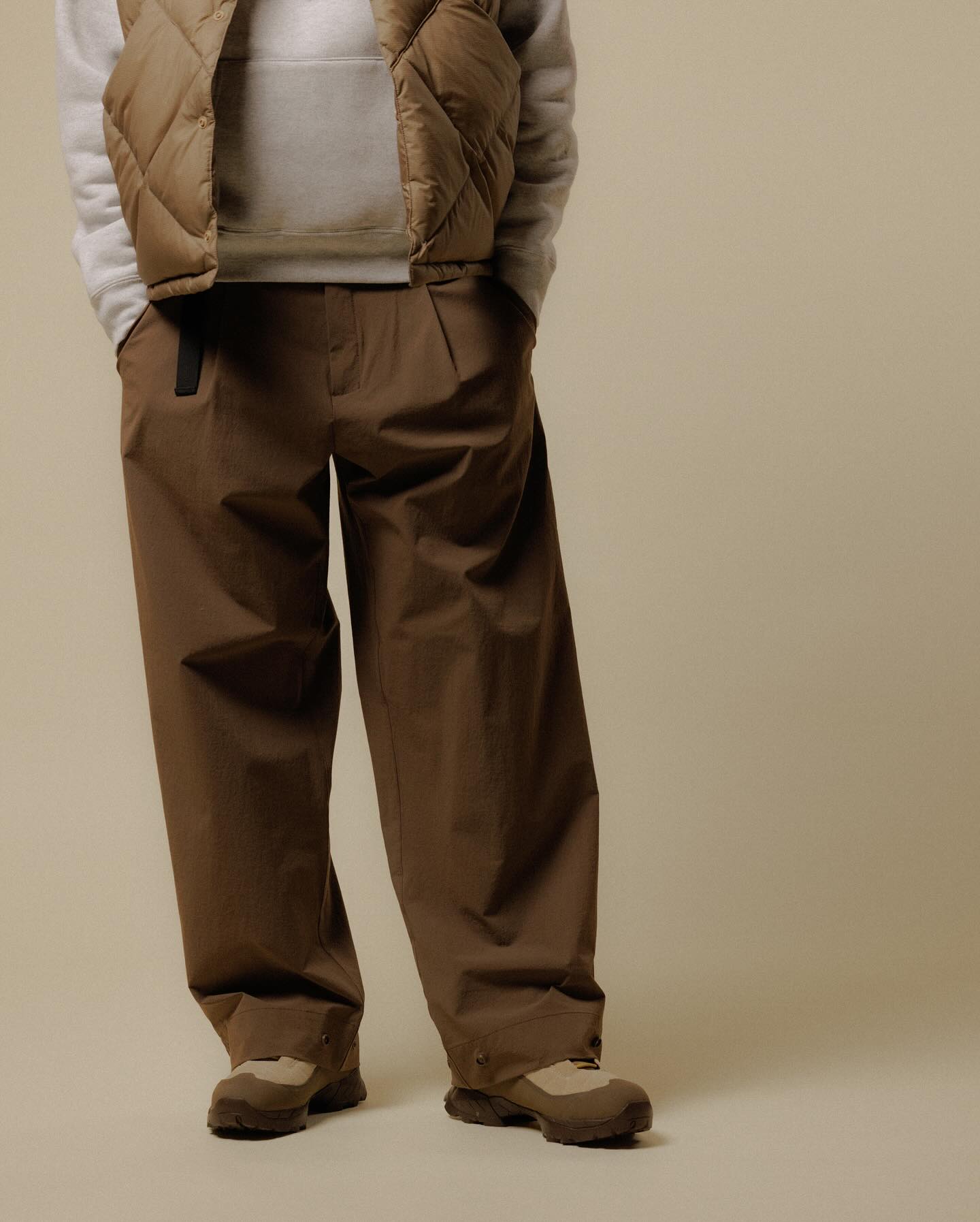 Still by Hand - Tapered Wool Blend Pants - Dark Brown - 9